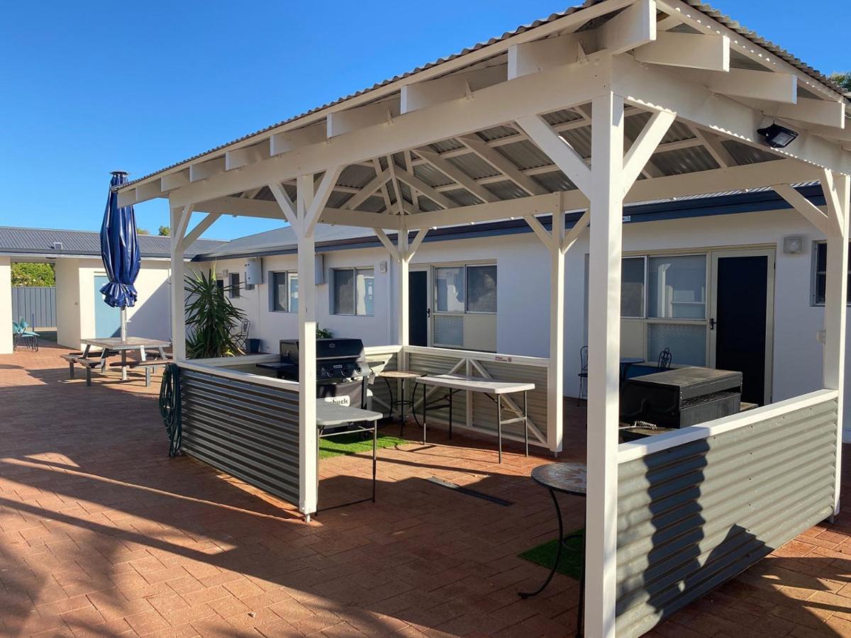 Api Pelican Beach Front Apartments Kalbarri Exterior photo