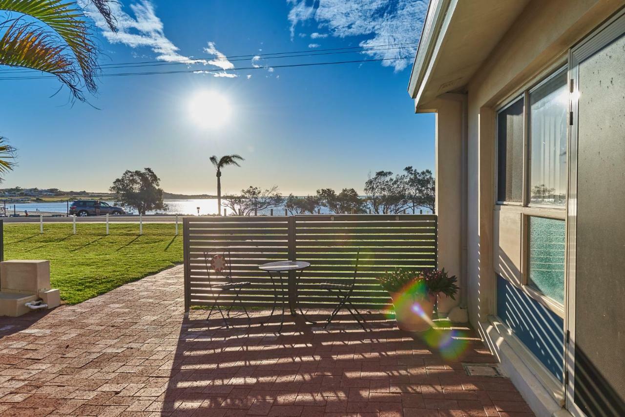 Api Pelican Beach Front Apartments Kalbarri Exterior photo